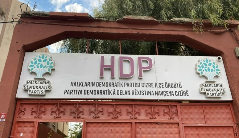 Cizre’de HDP binasına polis baskını