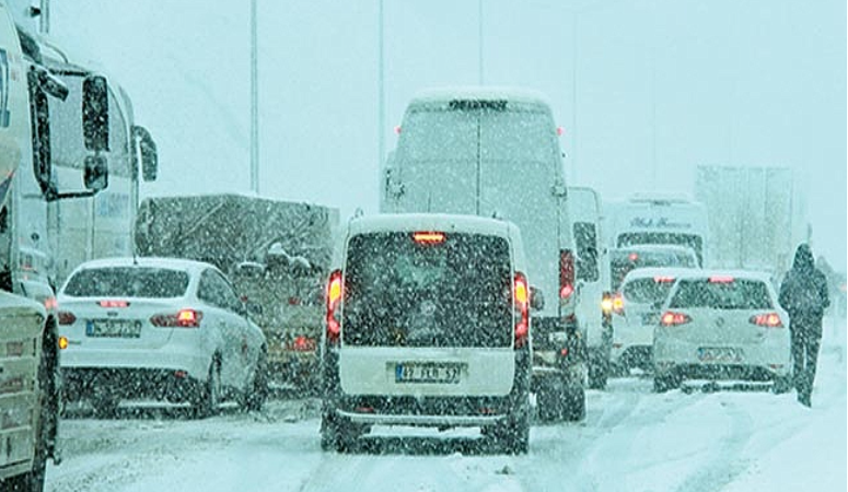 Bingöl Valiliği olumsuz hava koşulları nedeniyle sürücüleri uyardı