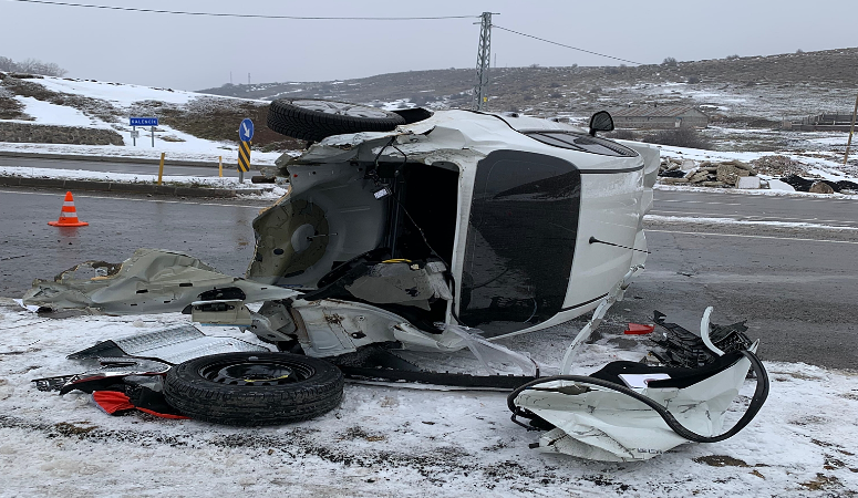 Bingöl Karlıova’da trafik kazası: Bir doktor yaralandı