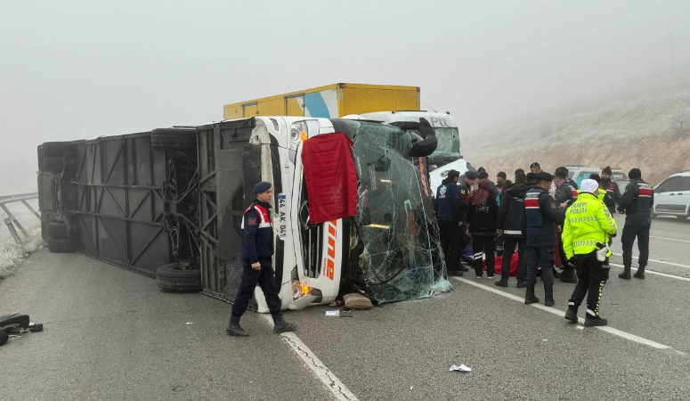 Malatya’da yolcu otobüsü devrildi: Dört ölü, 36 yaralı