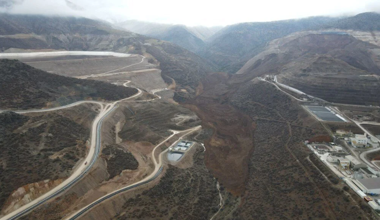 İliç’te maden faciası: Toprak altında kalan dokuz işçiye üç gündür ulaşılamadı