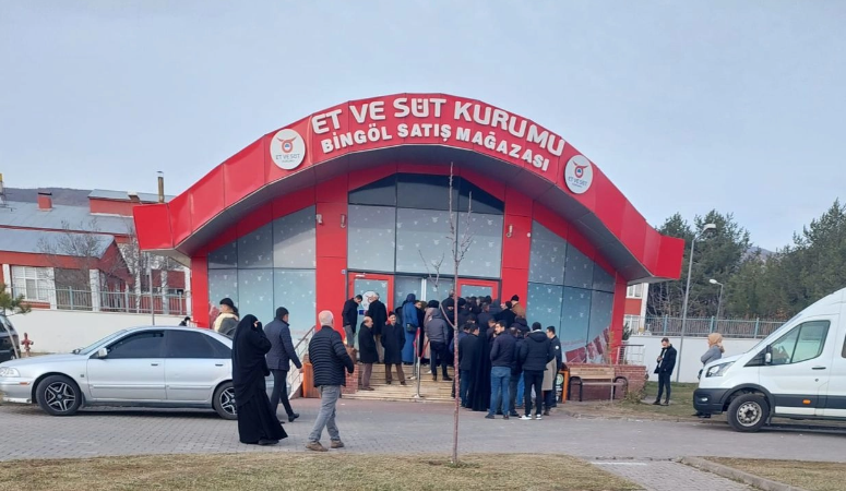 Bingöl’de uzun kuyruklarla gündeme gelmişti: Et ve Süt Kurumu’na suç duyurusu!