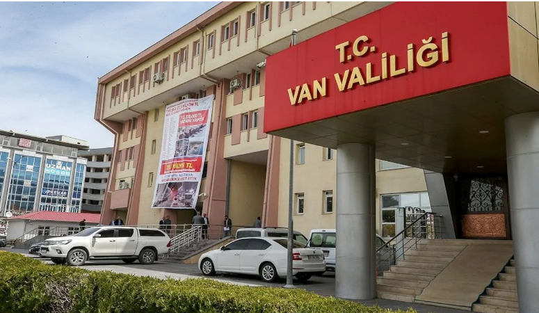 Van halkı direniyor: Valilik yasak kararı aldı