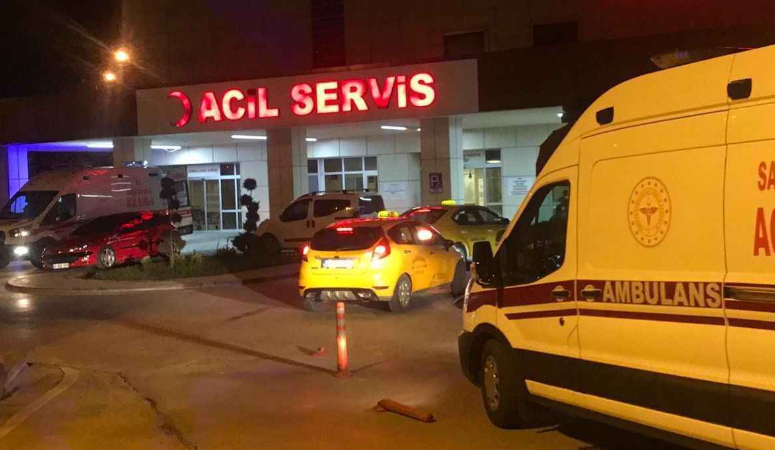 Ambulans otomobille çapıştı: İkisi polis yedi yaralı