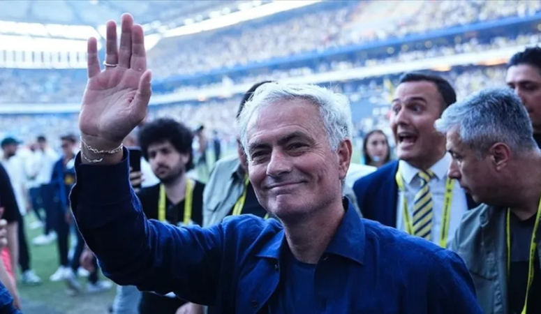 Fenerbahçe, Mourinho’nun maaşını KAP’a bildirdi