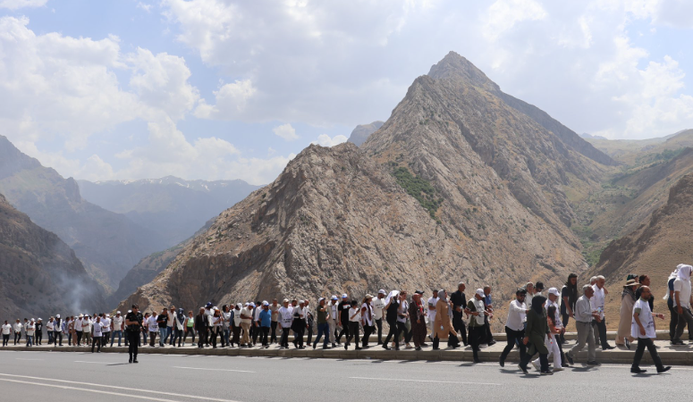 Bayındır, Hakkari’de konuştu: Bu dağlar şahit olsun ki direnmeye devam edeceğiz