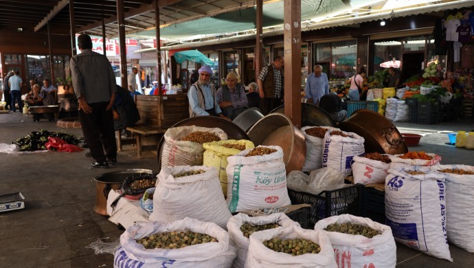 Köylü Pazarı’nda da satış yok: Üretici emeğinin karşılığını alamıyor