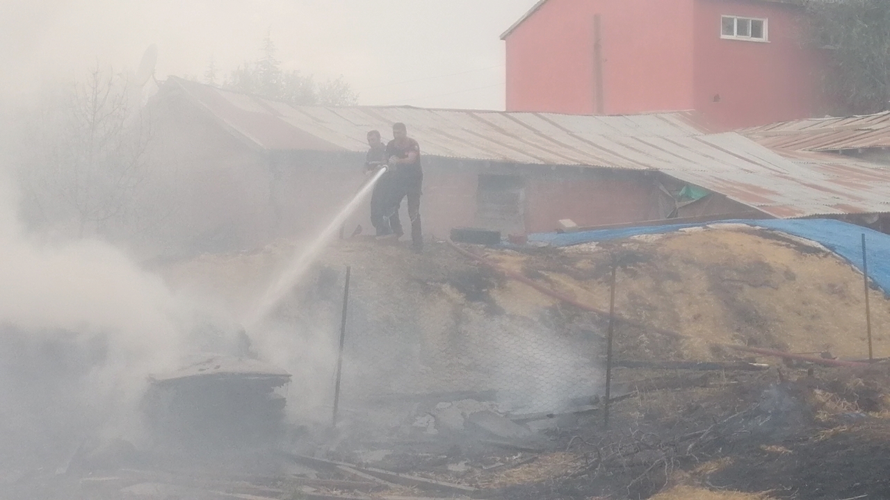 FOTO GALERİ: Simani Mahallesi’denki yangından fotoğraflar