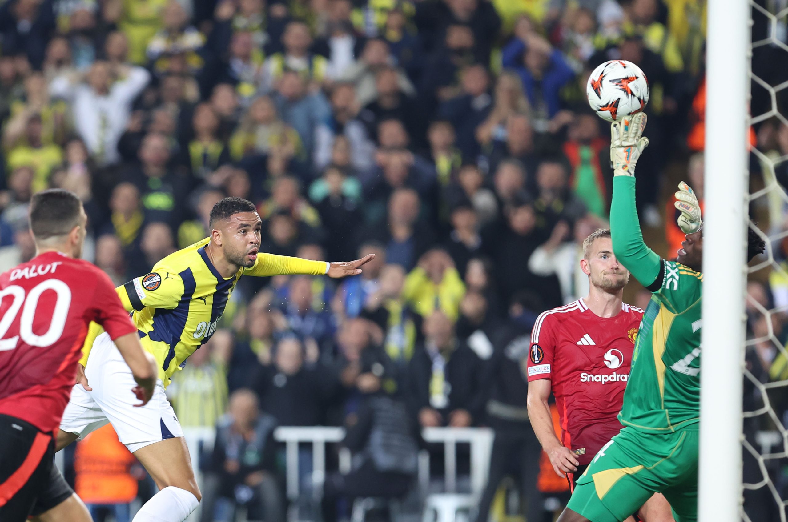 Fenerbahçe, Manchester United’la 1-1 berabere kaldı