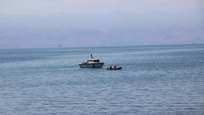 Van’da kaybolan Rojin’den altı gündür haber yok: Sualtı cihazı getirilecek