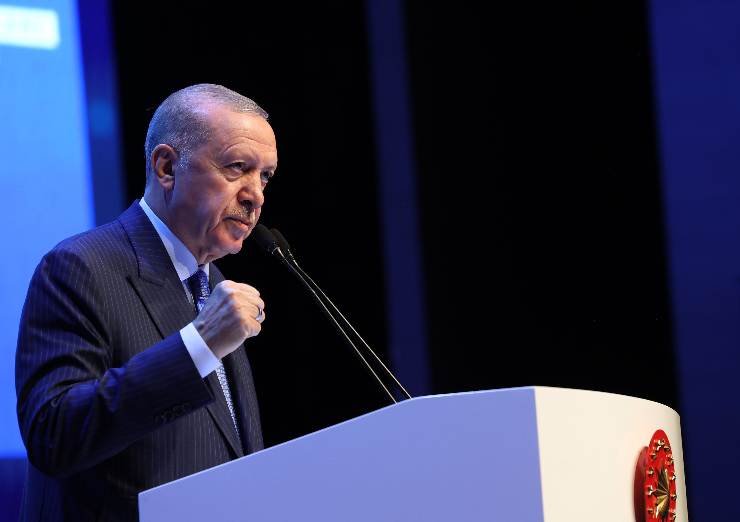 Erdoğan: Yeni isimlerle kadrolarımızı tahkim edeceğiz