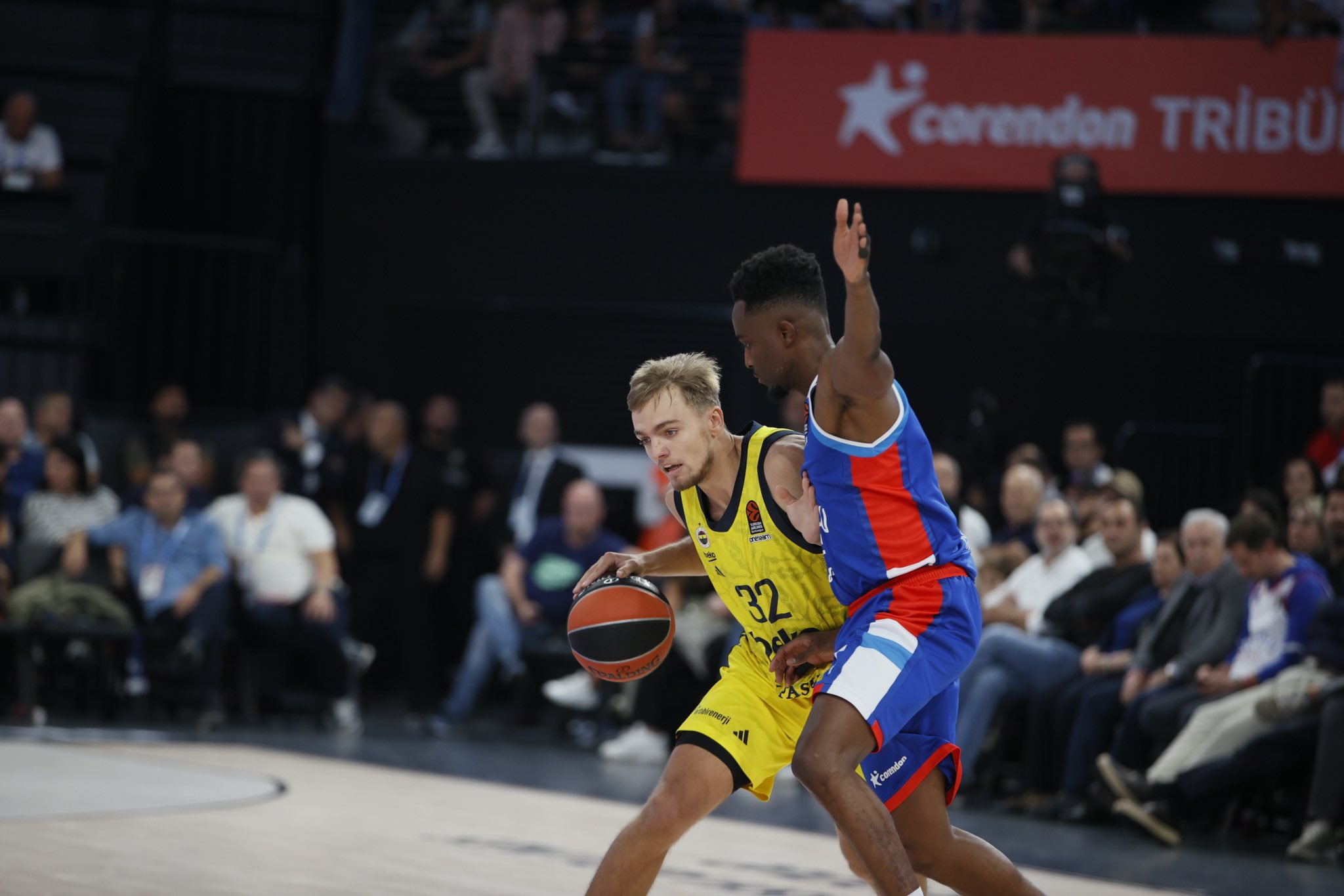 Olaylı derbide Fenerbahçe Anadolu Efes’i yendi