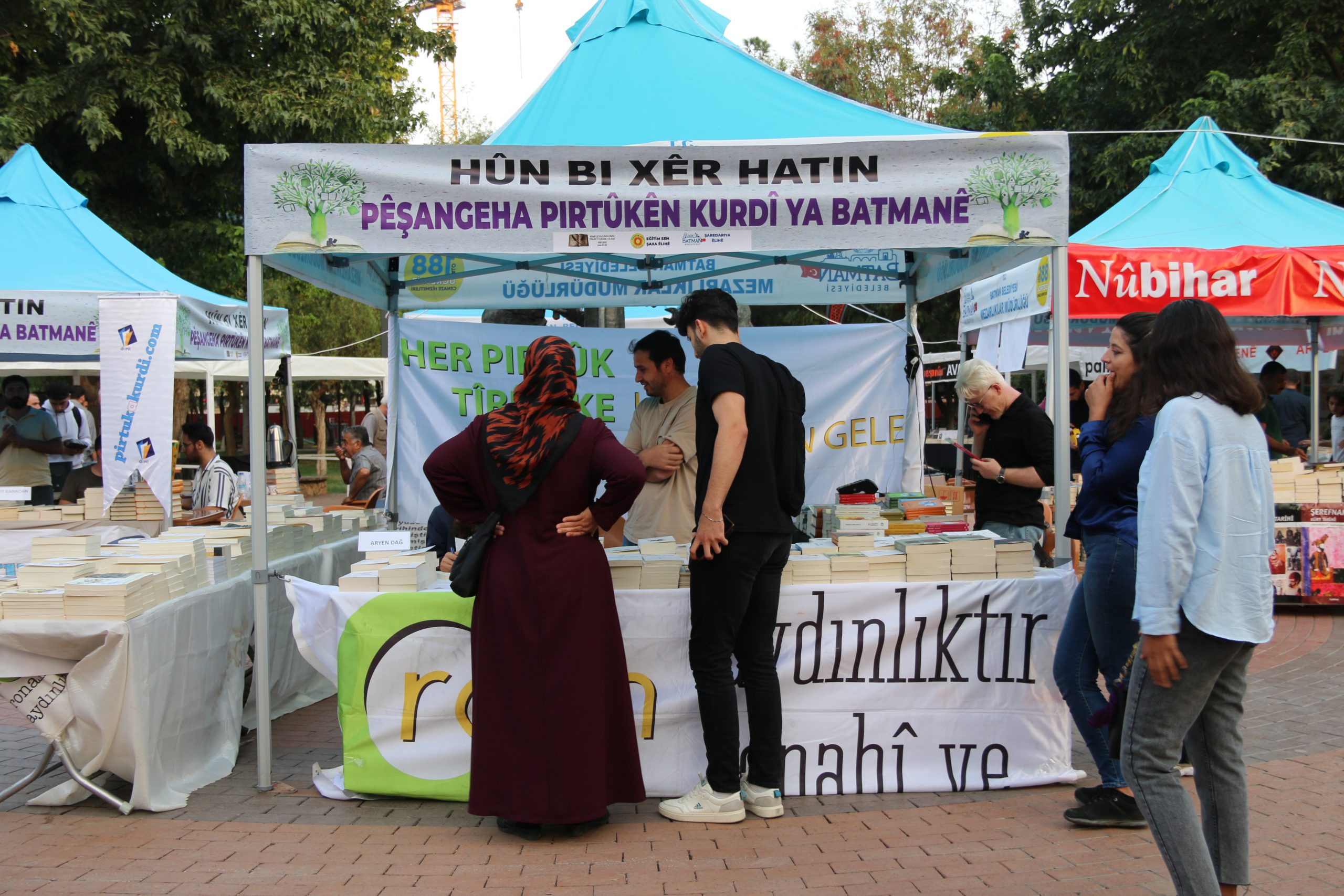 Kürtçe Kitap Fuarı: Halk sahip çıkıyor, soruyor, okuyor