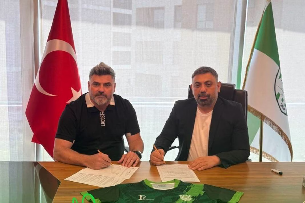 12 Bingölspor'un Yeni Teknik Direktörü Belli Oldu