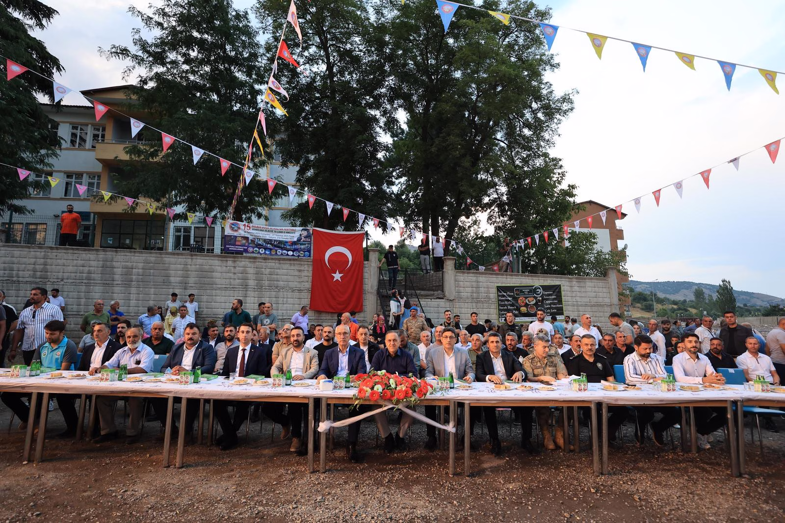 Bingöl'de 15. Sülbüs Doğa ve Kültür Festivali İktidar ve Muhalafeti Birleştirdi