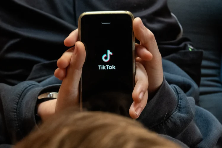 Bingöl'de TikTok Üzerinden Nazar Bozma Vaadiyle Dolandırıcılık: Şüpheli Adana'da Yakalandı