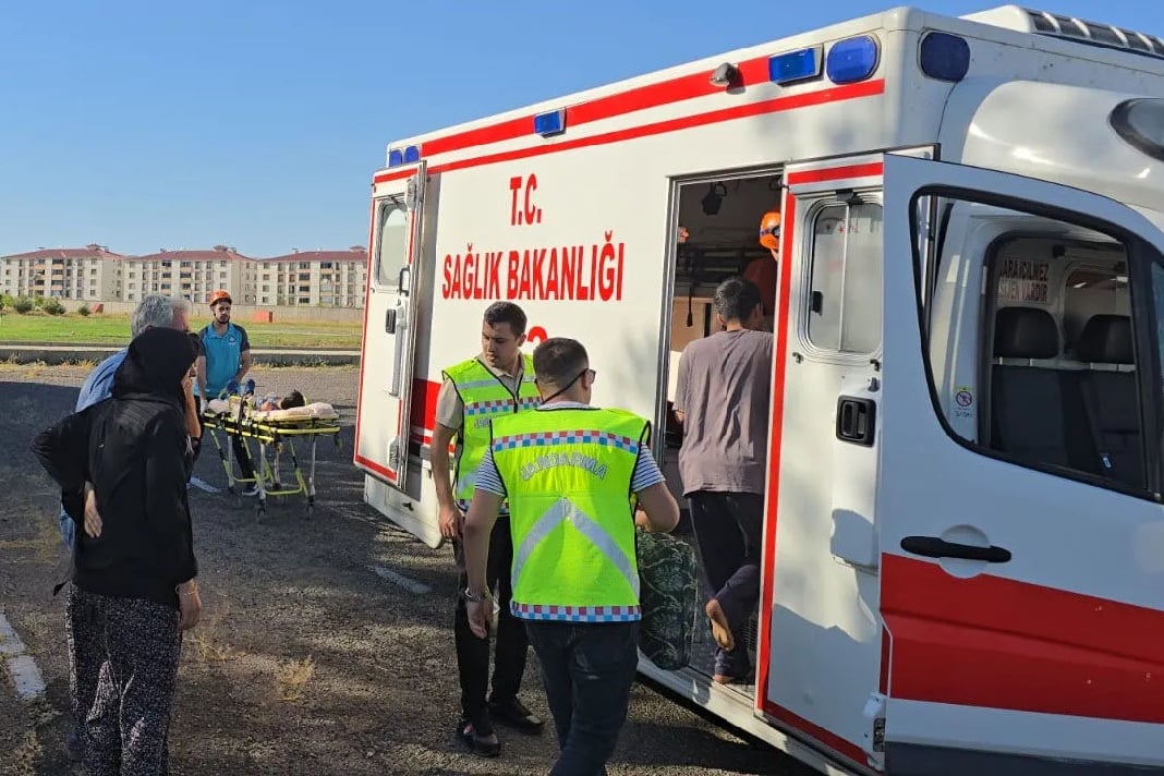 Bingöl Geyikdere Köyü'nde Gıda Zehirlenmesi: 4 Vatandaş Helikopterle Hastaneye Nakledildi