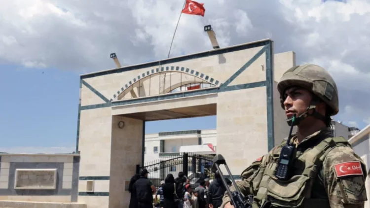 8 Yıl Aradan Sonra: Türkiye, Afrin’den Çekiliyor Mu?