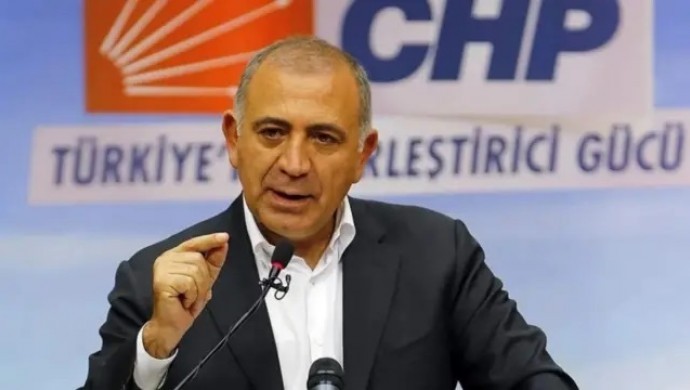 Gürsel Tekin Mal Varlığı İddialarını Yalanladı: "Kıskanmayın, Bir Gün Sizin de Olur!"