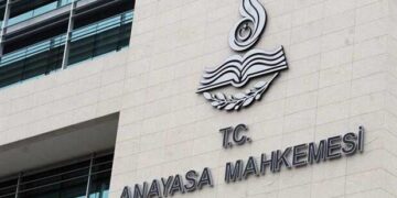 AYM, Kürtçe Şarkı Yazımına Verilen Disiplin Cezasını Hak İhlali Saydı