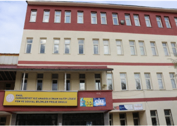 Bingöl'de Cumhuriyet Proje Okulu Kayıt Krizi: Müdür Tokuş'tan 'Şeffaflık' Savunması 