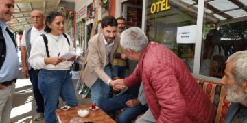 DEM Parti Bingöl'de Barış Kampanyasını Sürdürüyor: Kiğı ve Adaklı'da Esnaf Ziyaret Edildi