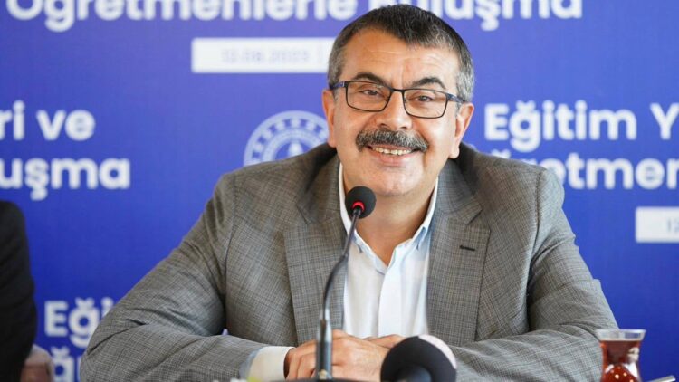 Ne İmam Hatip Ne Kız Okulu: Bakan Tekin’in Çocuğu İçin Özel Okulu Tercih Etti
