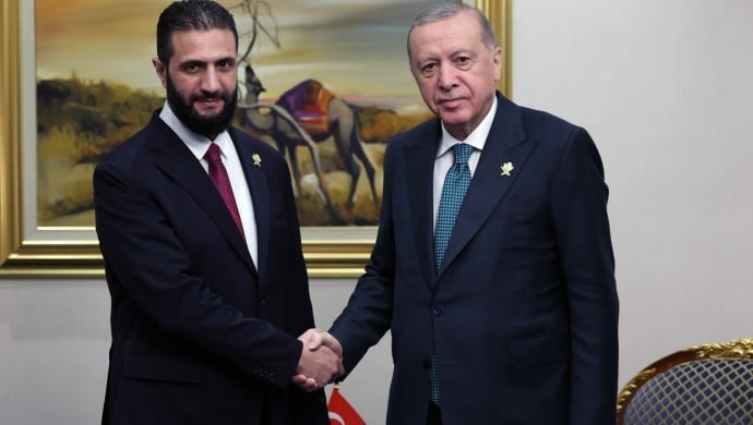Erdoğan Katar'da Ahmed Şara ile Zirve Görüşmesi: Suriye İlişkilerinde Yeni Dönem Başlıyor!