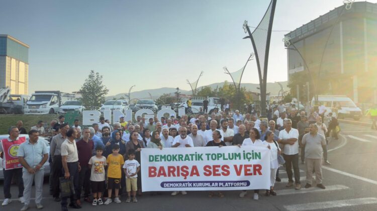 Bingöl'de 1 Eylül Yürüyüşü: Barış Bir Tercih Değil, Halklarımızın Ortak Varoluş Koşuludur