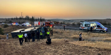 Van'dan Hatay'a Giden Yolcu Otobüsü Urfa'da Devrildi: 3'ü Ağır, 27 Yaralı
