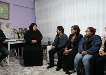 Koma Amed Rojin Kabaiş'in Ailesini Ziyaret Etti