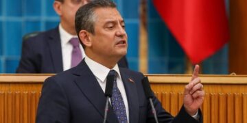 7 Ekim 2025 CHP Grup Toplantısı: Özgür Özel Kime, Ne Yanıt Verdi?