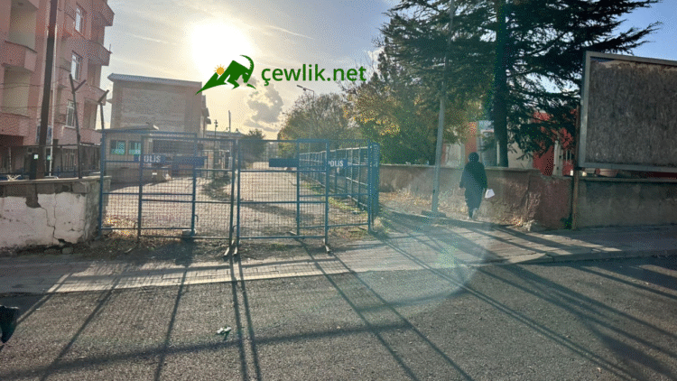 İmza Kampanyası Başlatıldı: Solhan'da Emniyet Bariyerleri Tehlike Saçıyor