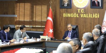 Bingöl'de KÖYDES 2025 Yatırımları Değerlendirildi: Vali Usta'dan 'Hızlı Tamamlanma' Vurgusu