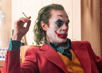 Joker Filmi Analizi: Arthur Fleck'in Karanlık Dönüşümü ve Toplumun Aynası