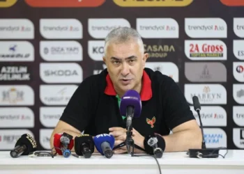 Amedspor, Teknik Direktör Mehmet Altıparmak ile Yollarını Ayırdı