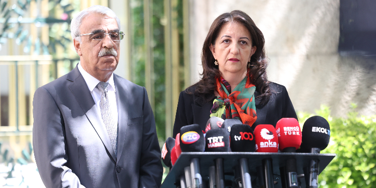 DEM Parti Heyeti, İmralı'ya Doğru Yola Çıktı