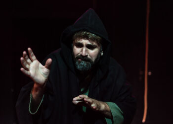 Ağrı'da Valilik 'Notre Dame'ın Kamburu' Oyununu Yasakladı