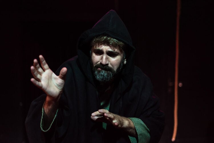 Ağrı'da Valilik 'Notre Dame'ın Kamburu' Oyununu Yasakladı