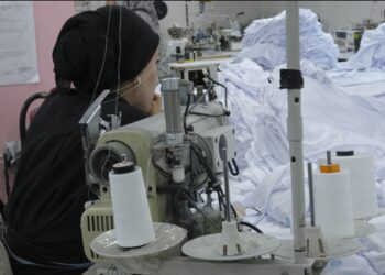 Tekstil Fabrikalarında Kadın Emeği: Ucuz İşgücü Rekabeti, Sömürüyü Nasıl Derinleştiriyor?