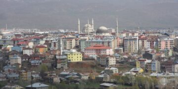 Bingöl'de İşsizliğin Fotoğrafı: 150 Kişilik Kadro İçin 1630 Başvuru