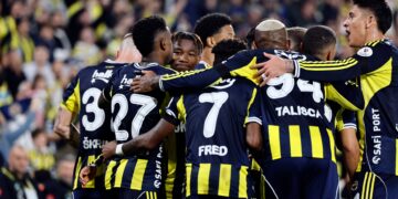 Süper Lig'de Zirve Hesapları Yeniden: Fenerbahçe 6 Gollü Maçta Galibiyete Uzandı