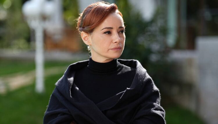 Kıskanmak dizisinin Seniha’sı Özgü Namal, Çocuklarıyla Trafik Kazası Geçirdi