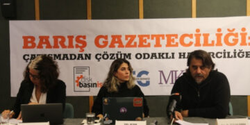 Barış Gazeteciliği Paneli: "Gazetecilerin Dili ve Söylemleri Barış Dili Olmalı"