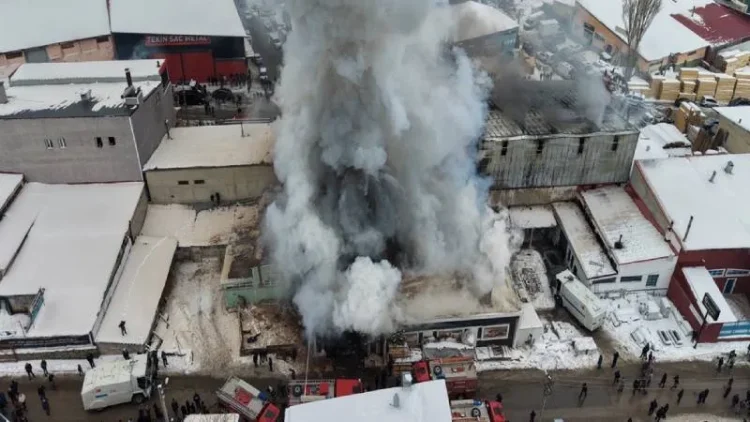 Erzurum’da mobilya atölyesinde patlama: İki işçi hayatını kaybetti