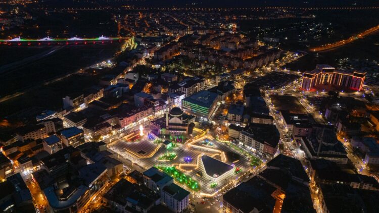 Bingöl, Yerellik ve Evrensellik: Hak Odaklı Gazetecilik Neden Sadece "Bozuk Yolları" Yazmaz?