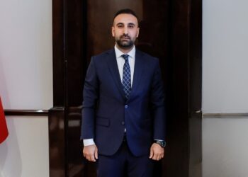 Akademisyen Akbayram'a bir tepki de Emre Bulşu'dan: 'Kuruma ve kente zarar veriyor'