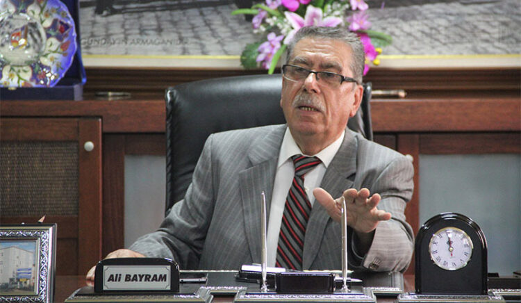 Ali Bayram'dan 'Dik Durun' Mesajı: "Yiyici Tayfaya Boyun Eğerseniz..."