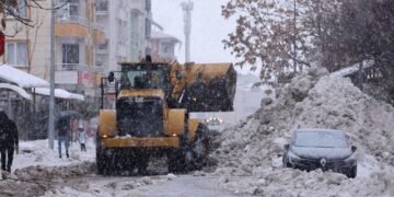 Bingöl'de Kuvvetli ve Yoğun Kar Yağışı Bekleniyor: Valilikten Vatandaşlara Uyarı