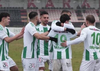 12 Bingölspor Şampiyonluk Yolunda Engel Tanımıyor: Karaköprü Deplasmanında Gol Yağmuru!